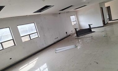 Venta Edificio Comercial con Gran Potencial de Desarrollo –La Fama, Sta.Catarina