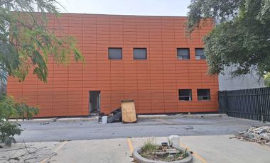 Venta Edificio Comercial con Gran Potencial de Desarrollo –La Fama, Sta.Catarina