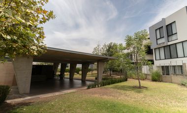 CASA EN RENTA EN BOSQUES VALLARTA