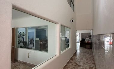 Edificio VENTA / RENTA en Av. Sevilla del Río, la Mejor Zona Comercial de Colima