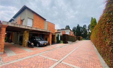 VENDO PRECIOSA CASA 266M2 EN CONJUNTO EXCLUSIVO CAJICA