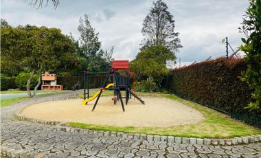 VENDO PRECIOSA CASA 266M2 EN CONJUNTO EXCLUSIVO CAJICA
