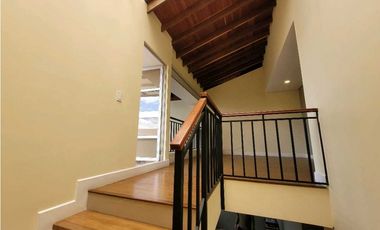 Venta amplia Casa Chia Urbana Oficinas/Vivienda