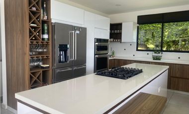 VENTA DE EXCLUSIVA CASA CAMPESTRE VIA A PUEBLO TAPAO QUINDO