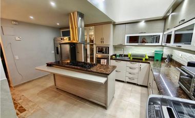 Casa para la venta en el Poblado