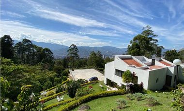 Casa Independiente en Venta en El Poblado sector Los Balsos