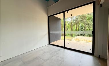 SE VENDE O SE ARRIENDA OFICINA MEDELLIN