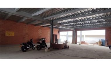 BODEGA EN RENTA Y VENTA UBICADA EN LA AMERICA