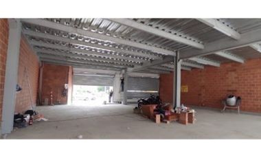 BODEGA EN RENTA Y VENTA UBICADA EN LA AMERICA