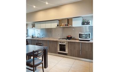 Venta casa 3 dormitorios  cochera doblle y pileta Santa Candida