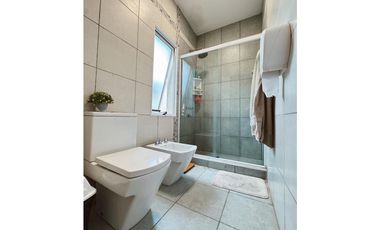 Venta casa 3 dormitorios  cochera doblle y pileta Santa Candida