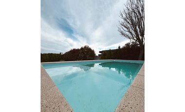 Venta casa 3 dormitorios  cochera doblle y pileta Santa Candida