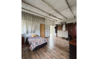 Venta casa 3 dormitorios  cochera doblle y pileta Santa Candida