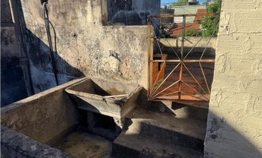 VENTA CASA MULTIFAMILIAR 6 AMBIENTES C GARAGE. PJE GUIRALDES 3000