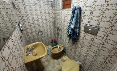 VENTA CASA MULTIFAMILIAR 6 AMBIENTES C GARAGE. PJE GUIRALDES 3000