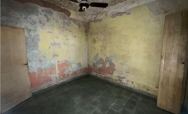 VENTA CASA MULTIFAMILIAR 6 AMBIENTES C GARAGE. PJE GUIRALDES 3000