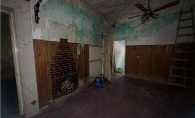 VENTA CASA MULTIFAMILIAR 6 AMBIENTES C GARAGE. PJE GUIRALDES 3000