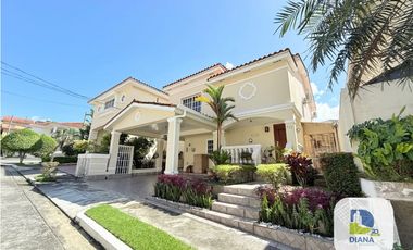 Oportunidad en  Altos de Panamá Avaluo $486000