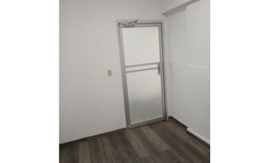 EL CARMEN / PLAZA LINAMAR / 130M / PISO BAJO / DIVISIONES / VACIO