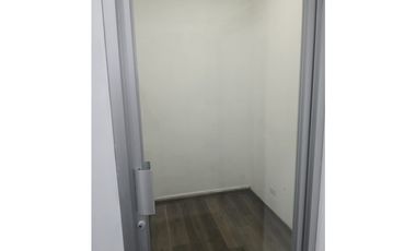 EL CARMEN / PLAZA LINAMAR / 130M / PISO BAJO / DIVISIONES / VACIO