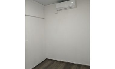 EL CARMEN / PLAZA LINAMAR / 130M / PISO BAJO / DIVISIONES / VACIO