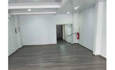 EL CARMEN / PLAZA LINAMAR / 130M / PISO BAJO / DIVISIONES / VACIO