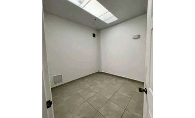 OFIBODEGA EN PANAM VIEJO BUSINESS CENTER 463M2 EQUIPADA