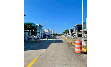 OFIBODEGA EN PANAM VIEJO BUSINESS CENTER 463M2 EQUIPADA
