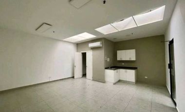 OFIBODEGA EN PANAM VIEJO BUSINESS CENTER 463M2 EQUIPADA