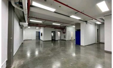 OFIBODEGA EN PANAM VIEJO BUSINESS CENTER 463M2 EQUIPADA