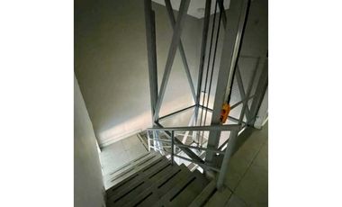 OFIBODEGA EN PANAM VIEJO BUSINESS CENTER 463M2 EQUIPADA