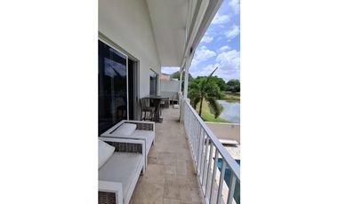 Se Vende Casa en Buenventura, Frente al Lago