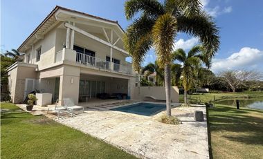 Se Vende Casa en Buenventura, Frente al Lago