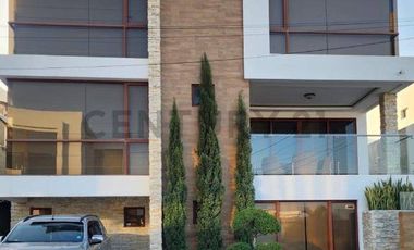 HERMOSA CASA DE OPORTUNIDAD EN MANTA