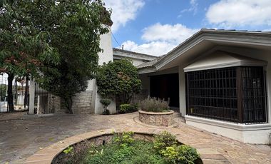 Residencia en venta con excelente ubicación, terreno y potencial