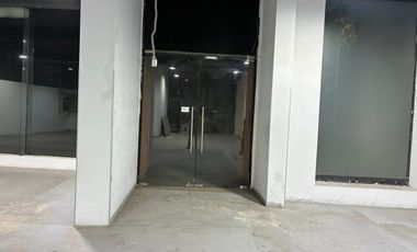 OPORTUNIDAD LOCAL COMERCIAL EN PUENTE NUEVO LAS CONDES