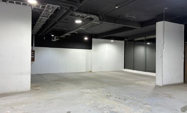 OPORTUNIDAD LOCAL COMERCIAL EN PUENTE NUEVO LAS CONDES