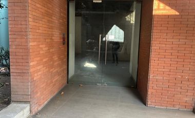 OPORTUNIDAD LOCAL COMERCIAL EN PUENTE NUEVO LAS CONDES