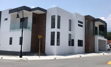 Casa en renta en Los Sabinos, Santiago, Nuevo León