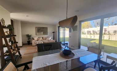 Casa en Arriendo en Condominio Tricahue de Nogales, Machalí