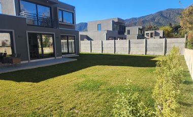Casa en Arriendo en Condominio Tricahue de Nogales, Machalí