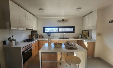 Casa en Arriendo en Condominio Tricahue de Nogales, Machalí