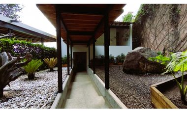 CASA EN RENTA CON VISTA AL LAGO EN VALLE DE BRAVO