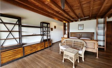 CASA EN RENTA CON VISTA AL LAGO EN VALLE DE BRAVO