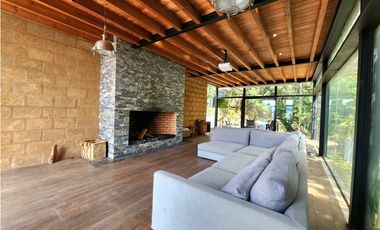 CASA EN RENTA CON VISTA AL LAGO EN VALLE DE BRAVO