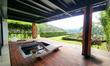 CASA EN RENTA CON VISTA AL LAGO EN VALLE DE BRAVO