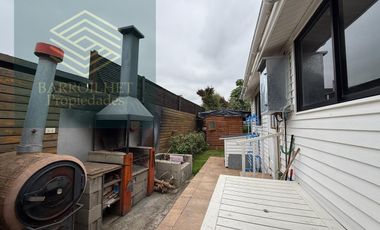 SE ARRIENDA MUY COMODA CASA EN BOSQUE DE MONTEMAR