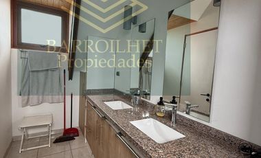 SE ARRIENDA MUY COMODA CASA EN BOSQUE DE MONTEMAR