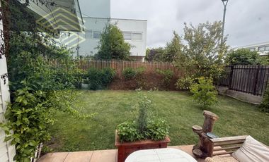 SE ARRIENDA MUY COMODA CASA EN BOSQUE DE MONTEMAR