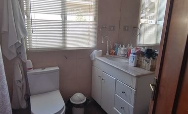 Casa en Venta en Los Fresnos, Clínica Miraflores